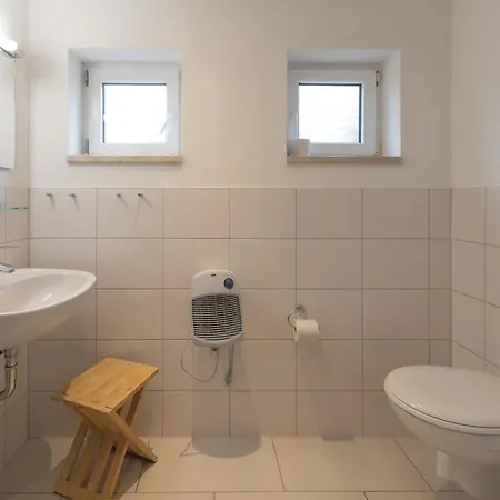 Kranich 243 *