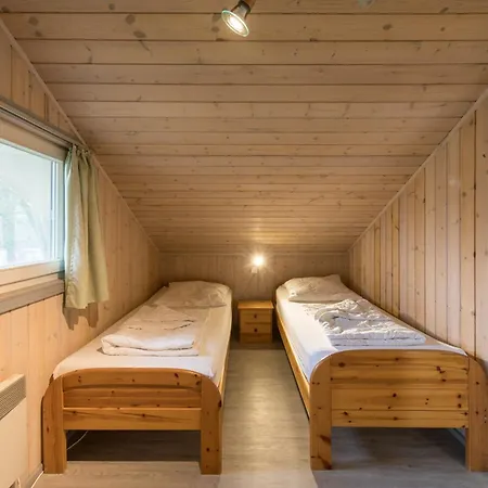 Kranich 243 Semesterbostad *