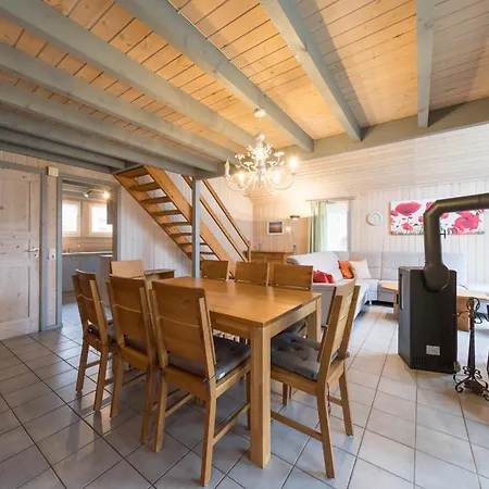 Kranich 243 Semesterbostad *